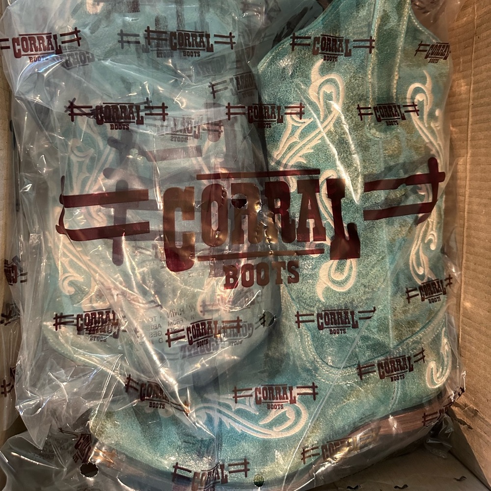 Corral Turquoise Boots. Size 9.5 M. Worn 1 time. Still in original box.